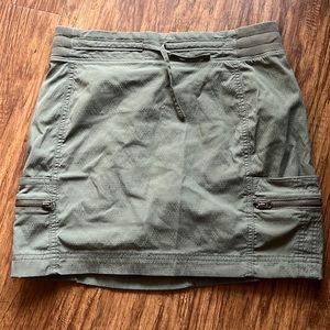 Athleta Trekkie Skort/ Athletic Skirt, Sage Green